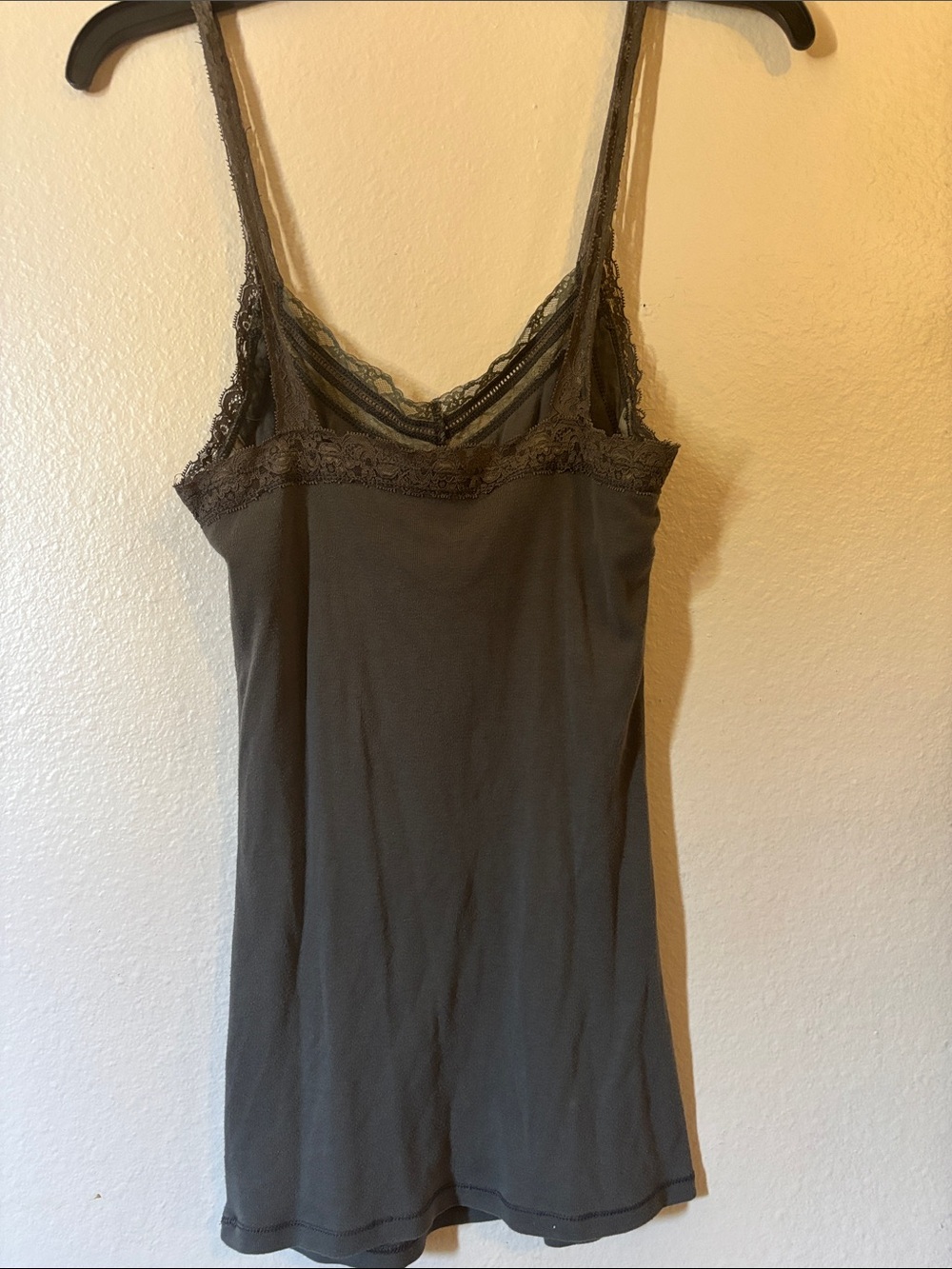 Abercrombie & Fitch Lace-Trim Camisole in Dark Gray, Size M - Picture 2 of 9